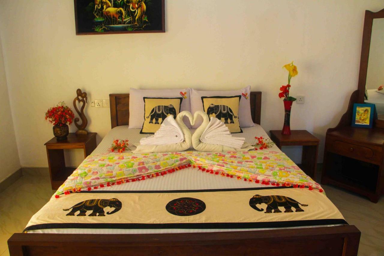 Hungry Lion Resort Sigiriya Bagian luar foto