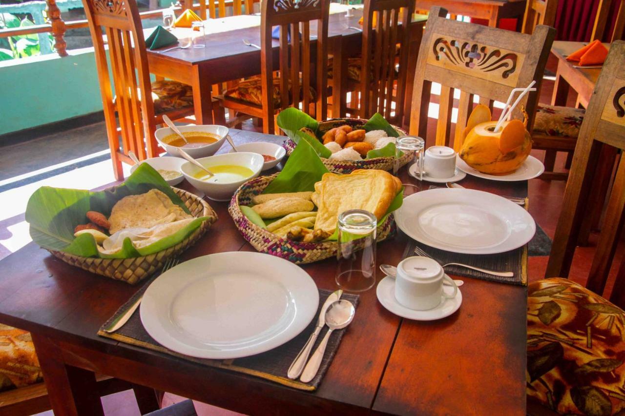 Hungry Lion Resort Sigiriya Bagian luar foto