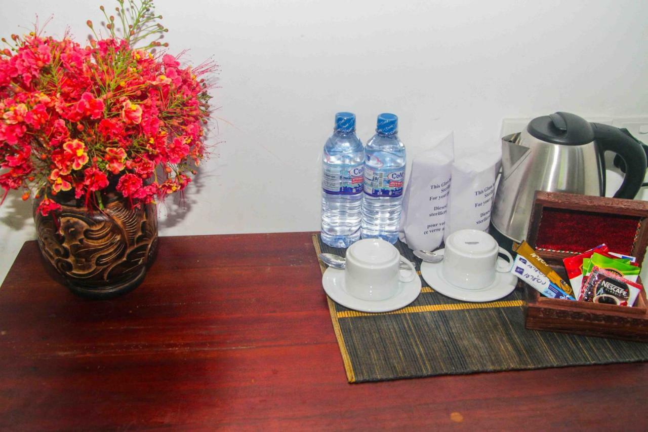Hungry Lion Resort Sigiriya Bagian luar foto